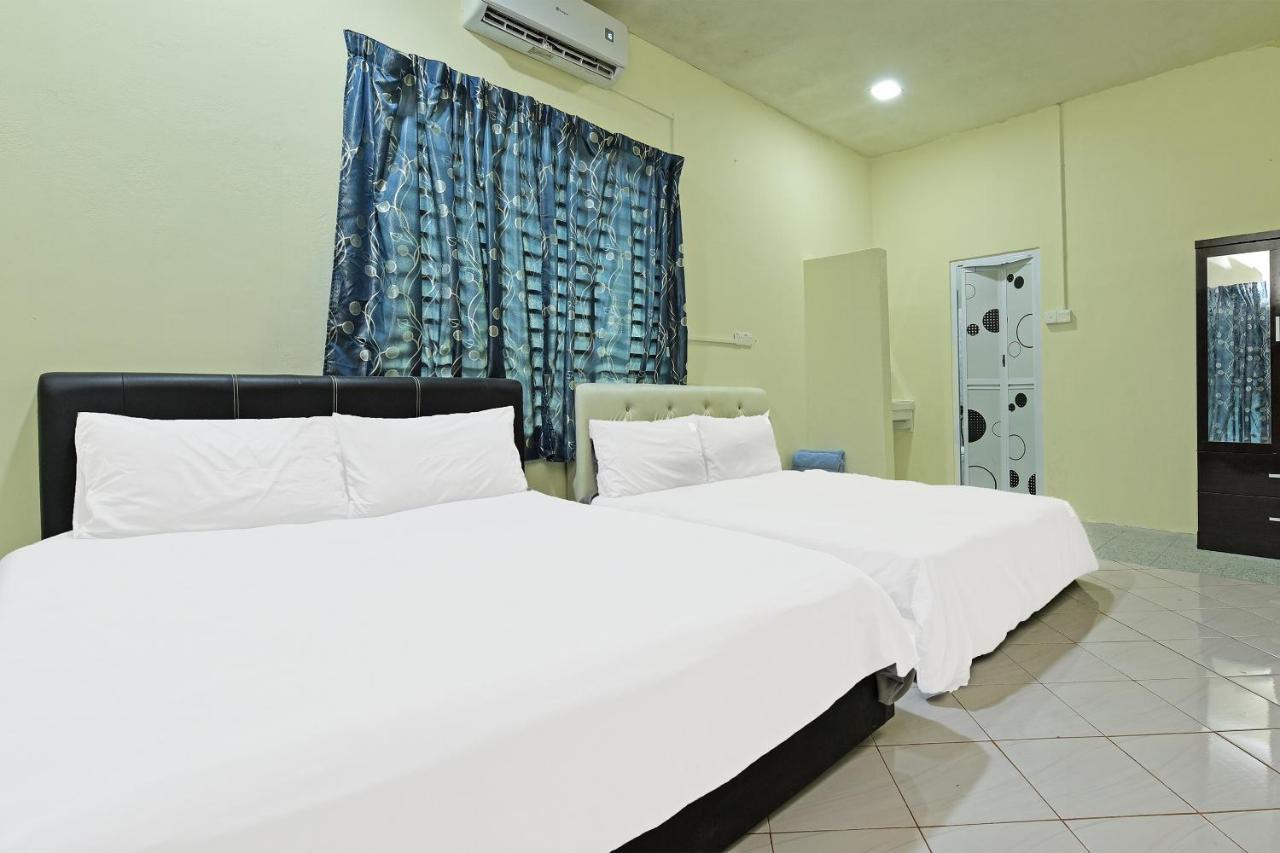 Oyo 90596 Casaria Inn Paka Exteriér fotografie