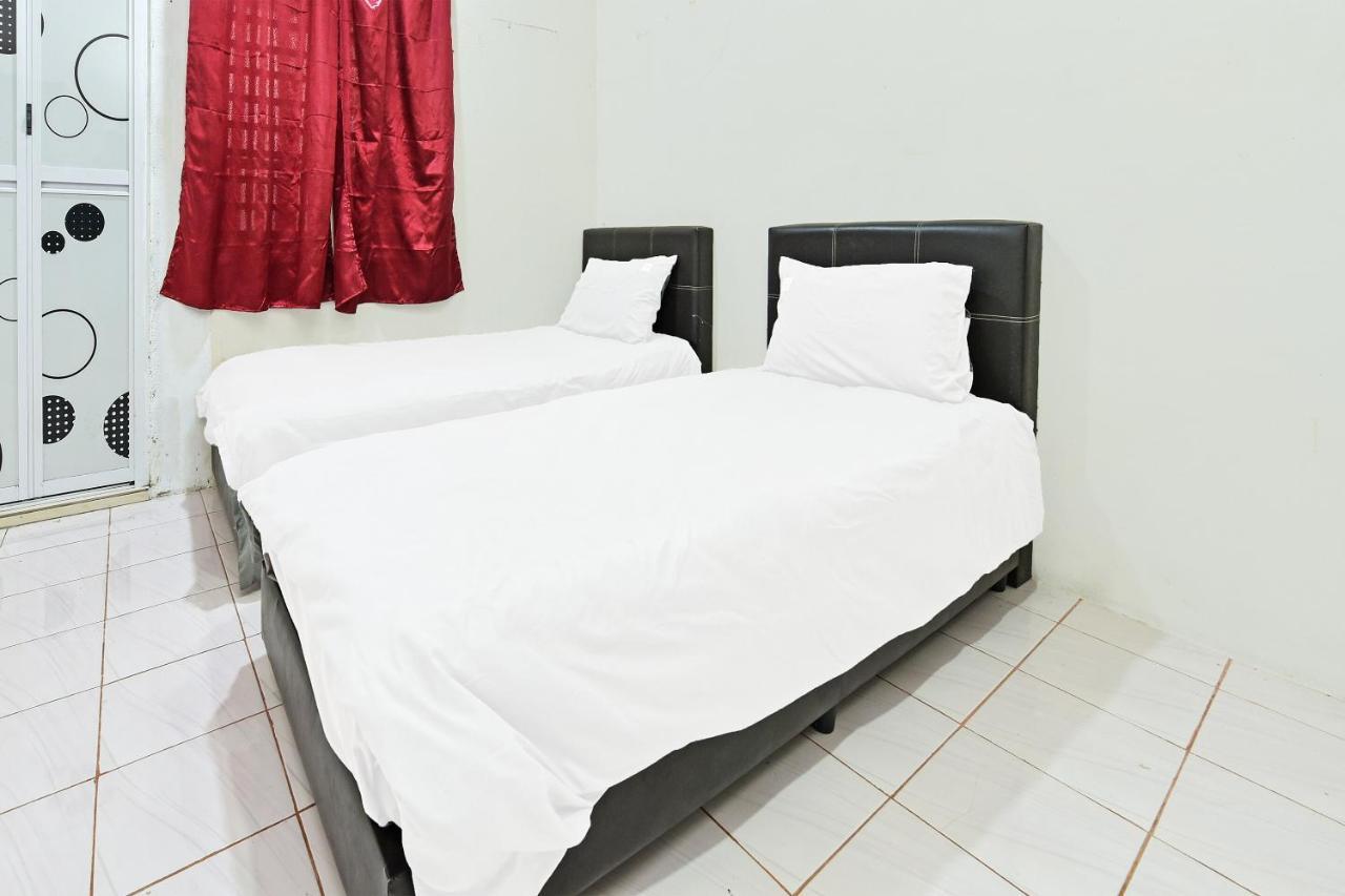 Oyo 90596 Casaria Inn Paka Exteriér fotografie