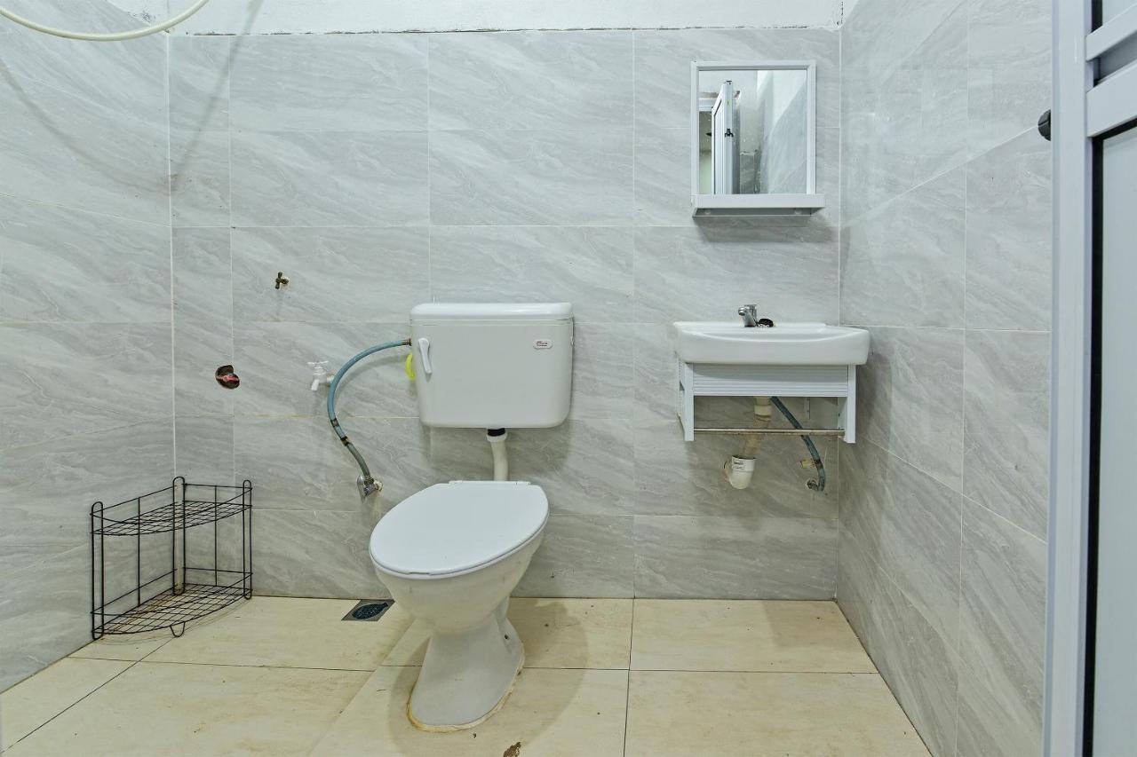 Oyo 90596 Casaria Inn Paka Exteriér fotografie