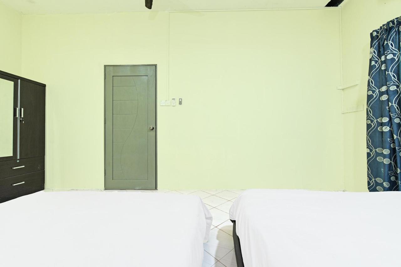 Oyo 90596 Casaria Inn Paka Exteriér fotografie